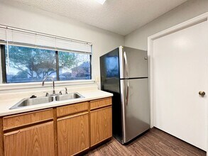 8732 Seneca Creek in Converse, TX - Building Photo - Building Photo