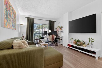 318 38th St in Union City, NJ - Building Photo - Building Photo