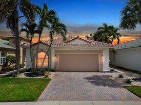 8125 Brindisi Ln in Boynton Beach, FL - Building Photo