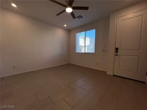 230 Wewatta Ave in Henderson, NV - Building Photo - Building Photo