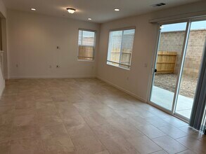 11184 N La Brisa Dr in Fresno, CA - Building Photo - Building Photo