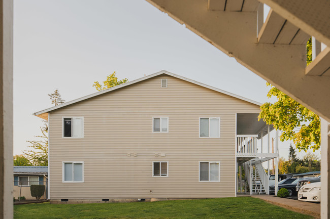 Summerpark Apartments in Salem, OR - Building Photo - Building Photo