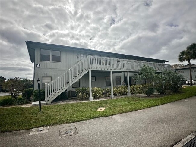 property at 601 Centre Ct SW