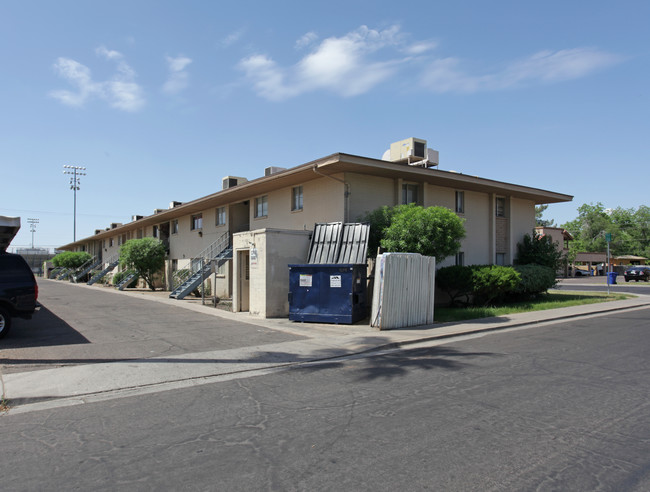 Eucalyptus Manor in Mesa, AZ - Building Photo - Building Photo