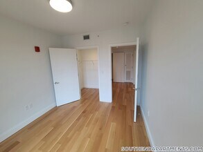 150 Camden St, Unit 408 in Boston, MA - Building Photo - Building Photo