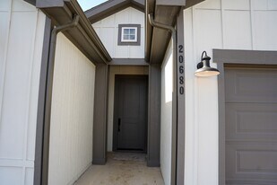 20680 S Barker St in Spring Hill, KS - Building Photo