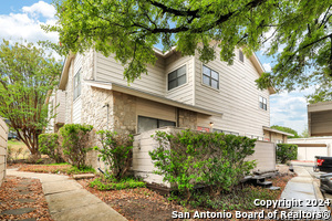 829 W Bitters Rd in San Antonio, TX - Building Photo