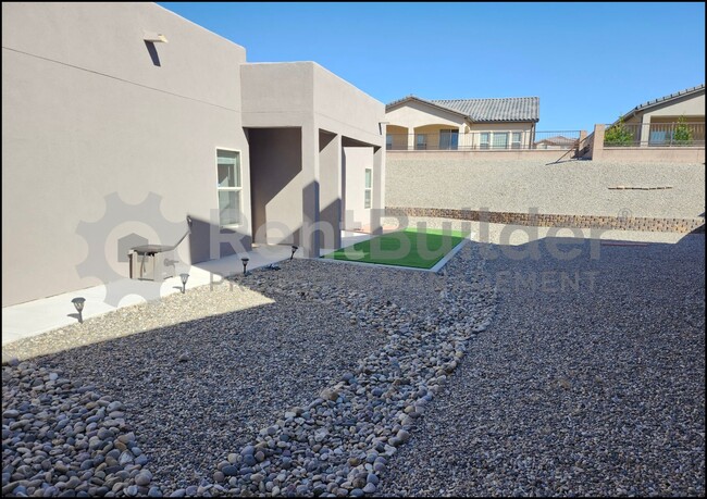 1542 Tierra Verde Loop in Los Lunas, NM - Building Photo - Building Photo