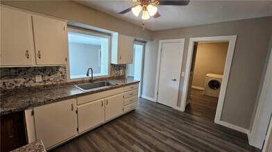 122 Saxon St in Brunswick, GA - Building Photo - Building Photo