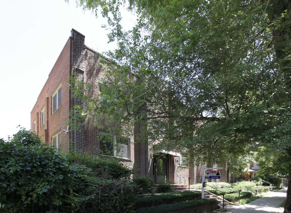 Highgate Apartments in Denver, CO - Building Photo