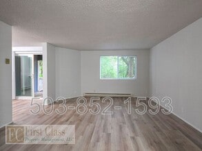 47 Eagle Crest Dr in Lake Oswego, OR - Building Photo - Building Photo