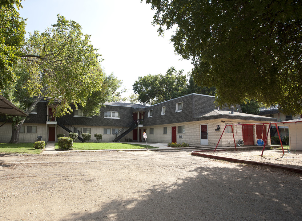 Westwood Apartments in Lockhart, TX - Building Photo