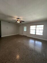 212 Granada St in Fort Pierce, FL - Foto de edificio - Building Photo