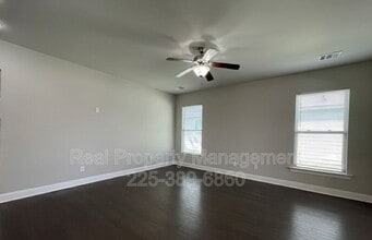 7948 Antebellum Ave in Baton Rouge, LA - Building Photo - Building Photo