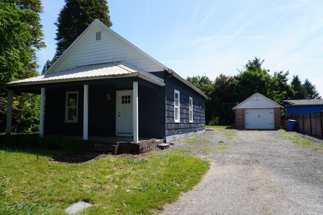 property at 205 N Hubbard Ave