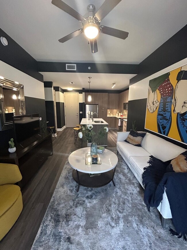 4797 NW 85th Ave, Unit A1 in Doral, FL - Foto de edificio - Building Photo