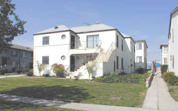 5067-5067 1/2 W 20th St in Los Angeles, CA - Building Photo