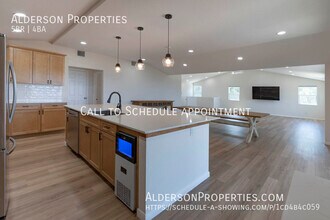 268 White Oak Dr in Canyon Lake, TX - Building Photo - Building Photo