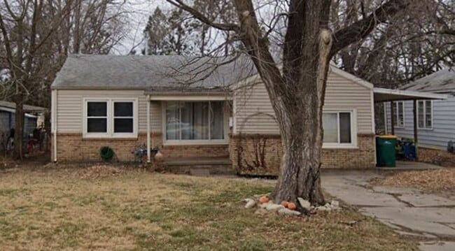 property at 3007 E Southfork Ct