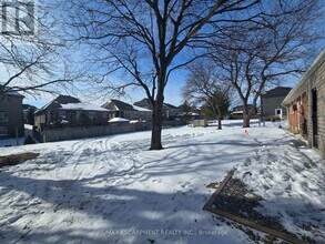 8199 Twenty Rd E in Hamilton, ON - Building Photo - Building Photo