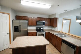 615 87th St in West Des Moines, IA - Building Photo - Building Photo