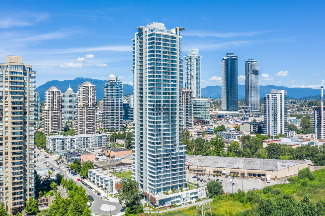 Fulton House in Burnaby, BC - Building Photo