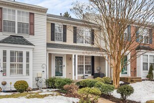 6105 Starburn Path in Columbia, MD - Building Photo