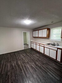 1429 E Commerce Ave photo'