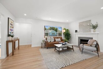 652 Myrtle Ave in South San Francisco, CA - Building Photo - Building Photo