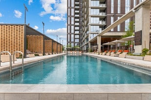 300 Main in San Antonio, TX - Building Photo