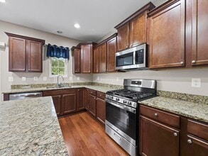7425 Willow View Ln in Glen Burnie, MD - Building Photo - Building Photo
