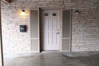 130 Treasure Way in San Antonio, TX - Building Photo - Building Photo