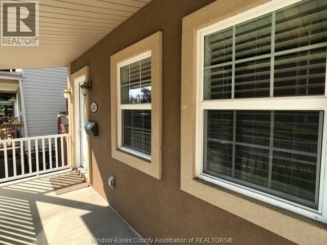 330 Elliott St W in Windsor, ON - Foto de edificio - Building Photo