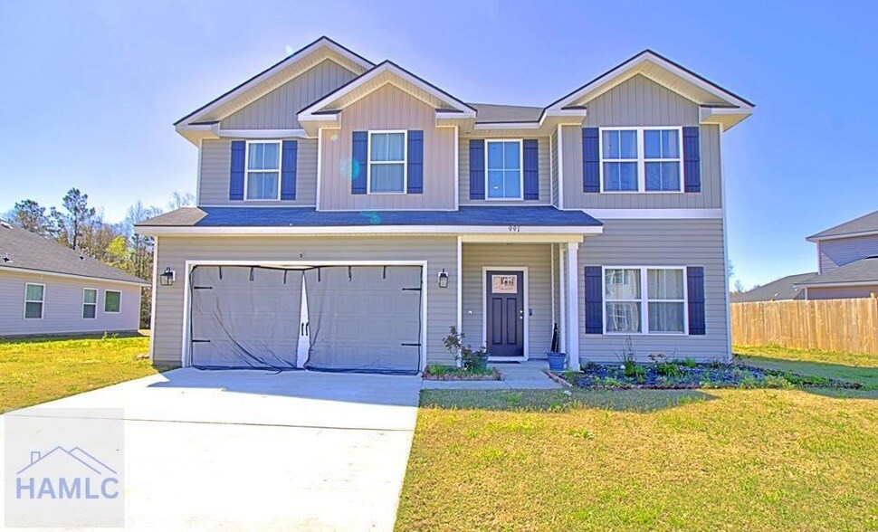 991 Meloney Dr in Hinesville, GA - Building Photo
