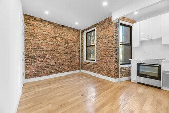 443 E 88th St in New York, NY - Building Photo - Building Photo