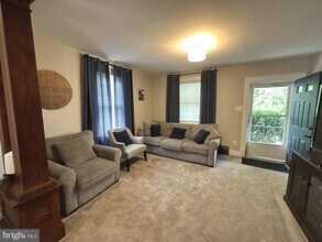 11 Elmwood Ave in Bala Cynwyd, PA - Building Photo - Building Photo