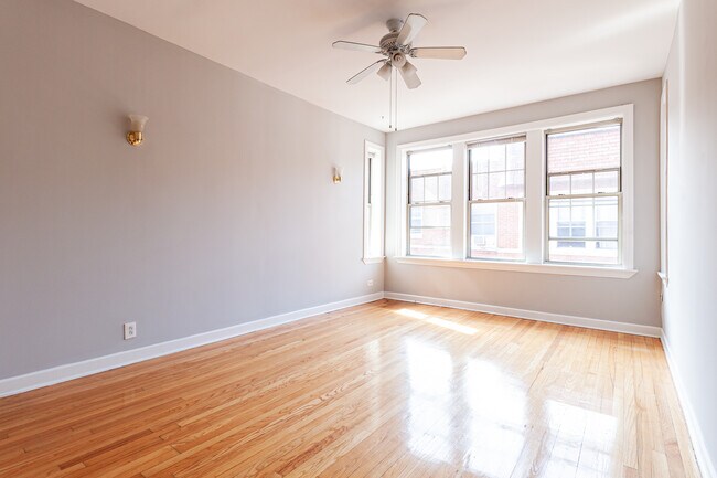 540 W Aldine Ave, Unit 3