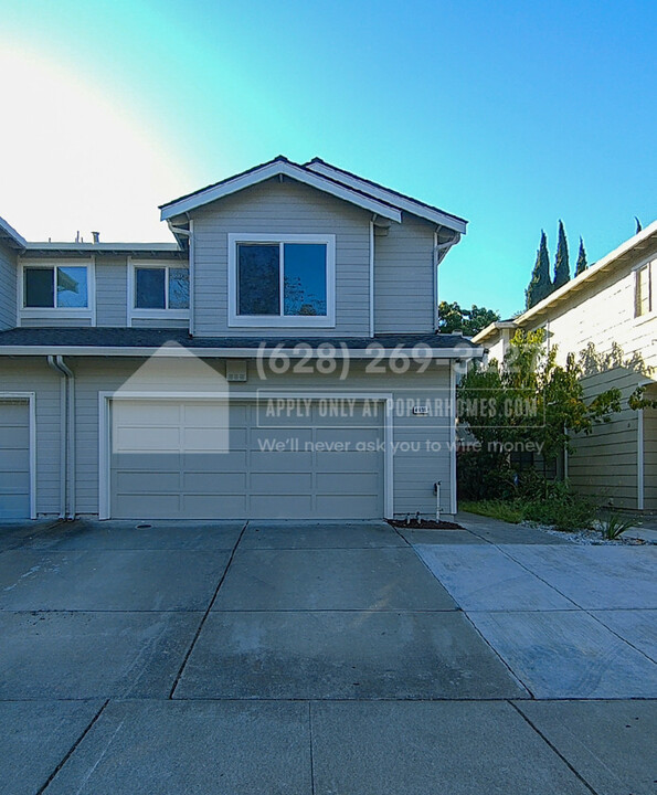 4936 Creekwood Dr in Fremont, CA - Foto de edificio