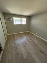 20033 Saticoy St in Los Angeles, CA - Building Photo - Building Photo