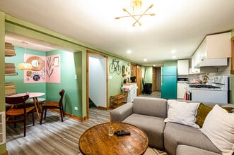 3031 W Lyndale St in Chicago, IL - Building Photo - Building Photo
