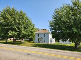 1738 Racine Ave in Mount Union, IA - Building Photo