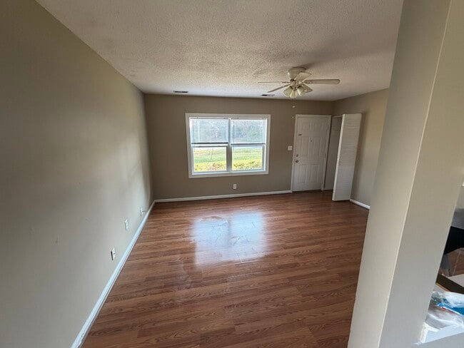 3099 Avon Rd in Greenville, NC - Foto de edificio - Building Photo