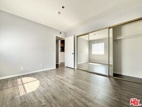 100 Clark Dr in Los Angeles, CA - Building Photo - Building Photo