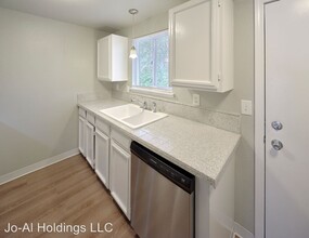 5407 244th St SW in Mountlake Terrace, WA - Building Photo - Building Photo