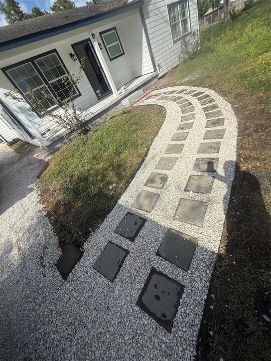 502 Independence St in Liberty, TX - Building Photo
