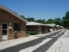 33145 Vine St in Eastlake, OH - Building Photo - Building Photo