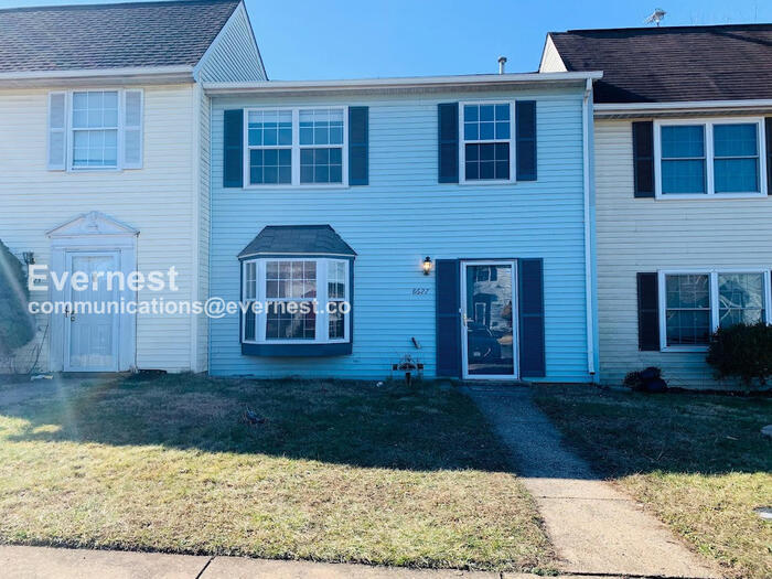 8627 Reinecke Ct in Manassas Park, VA - Building Photo