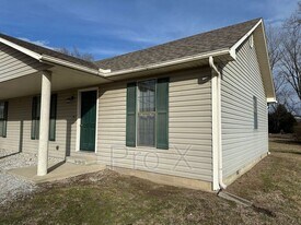 7097 SE 66th Terrace in Riverton, KS - Building Photo
