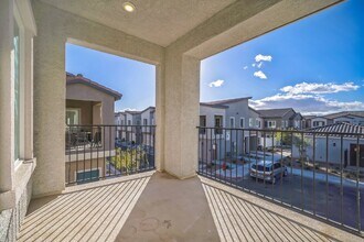 7348 N Decatur Blvd-Unit -Unit 1 in North Las Vegas, NV - Building Photo - Building Photo
