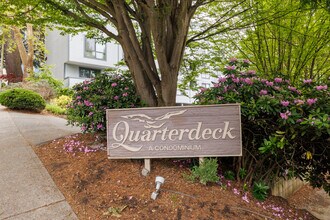 The Quarterdeck in Seattle, WA - Foto de edificio - Building Photo